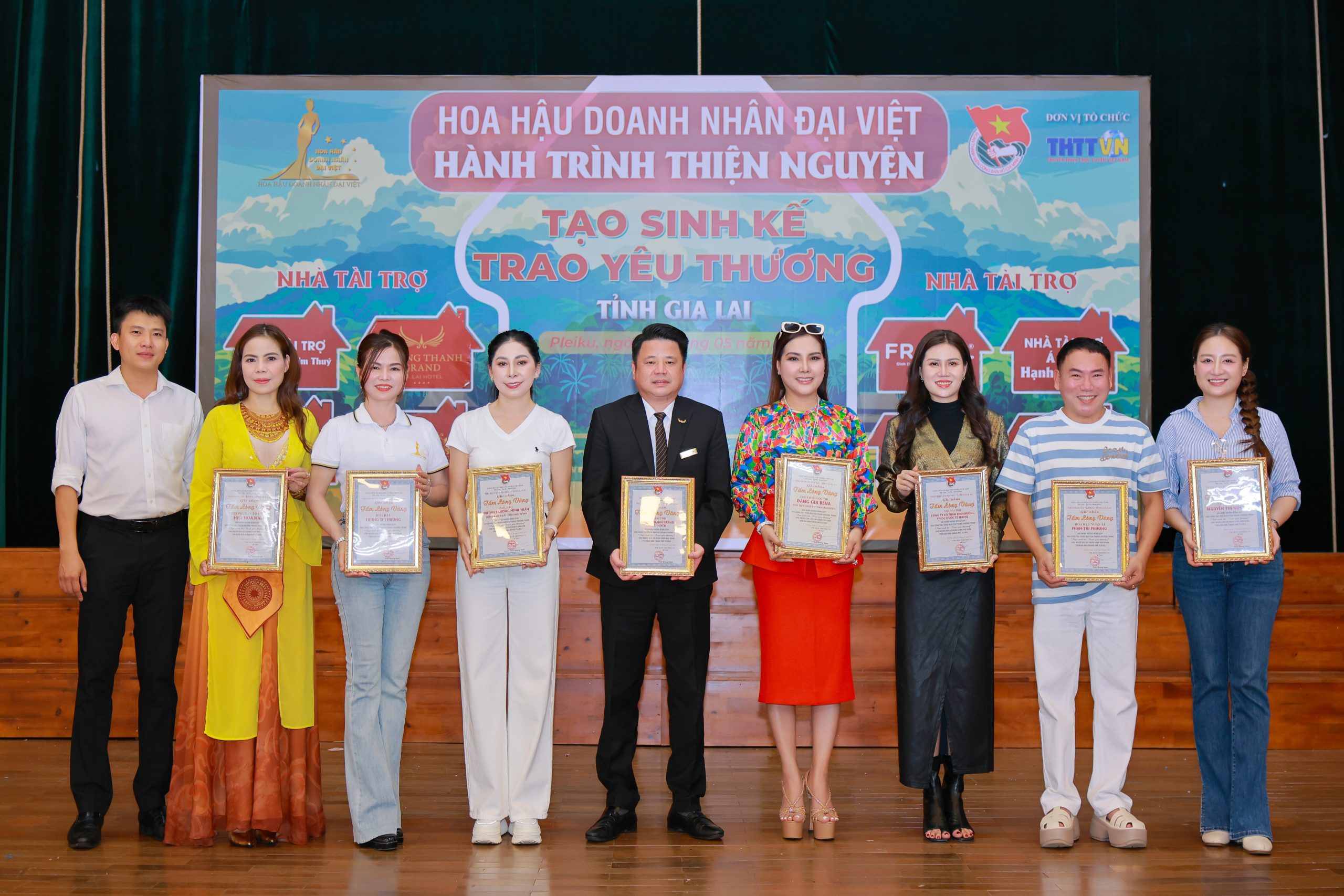 Thành đoàn TP. Pleiku trao bằng “Tấm lòng vàng”, ghi nhận đóng góp của Mường Thanh Grand Gia Lai