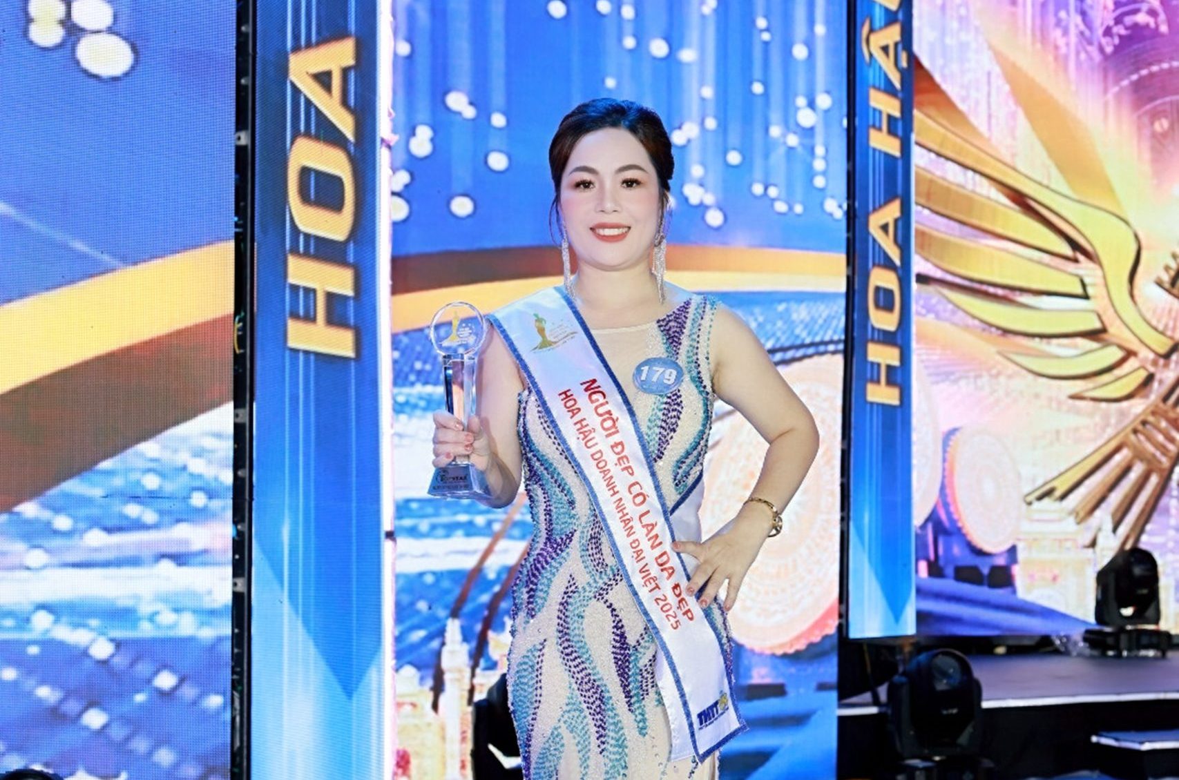 Mỹ Nhân Gia Lai Trần Thị Phương Đạt Giải “Người Đẹp Có Làn Da Đẹp” Và Ghi Dấu Ấn Tại Đêm Chung Kết Hoa Hậu Doanh Nhân Đại Việt 2025