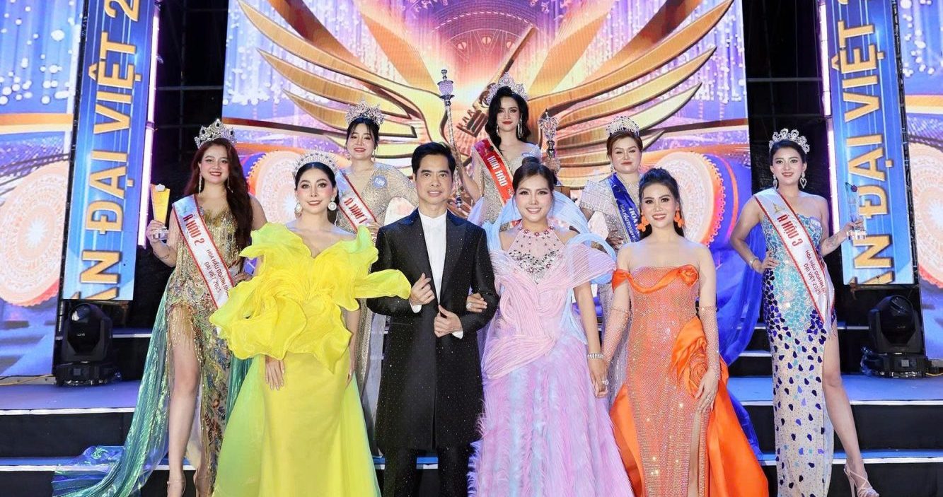 Á Hậu Hạnh Nguyên Xuất Hiện Lộng Lẫy Như Một Nữ Thần Trong Thiết Kế Lấy Cảm Hứng Từ Đóa Hoa Mai Nở Rộ